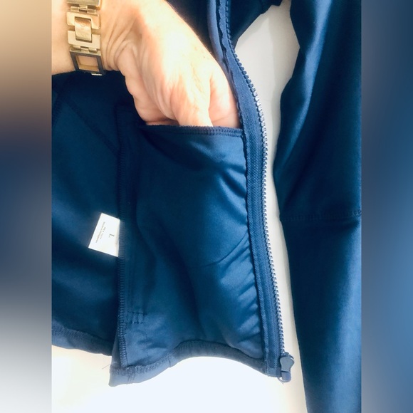 NWOT Athletic-wear “Active Queens” Navy Running Jacket - Picture 8 of 14